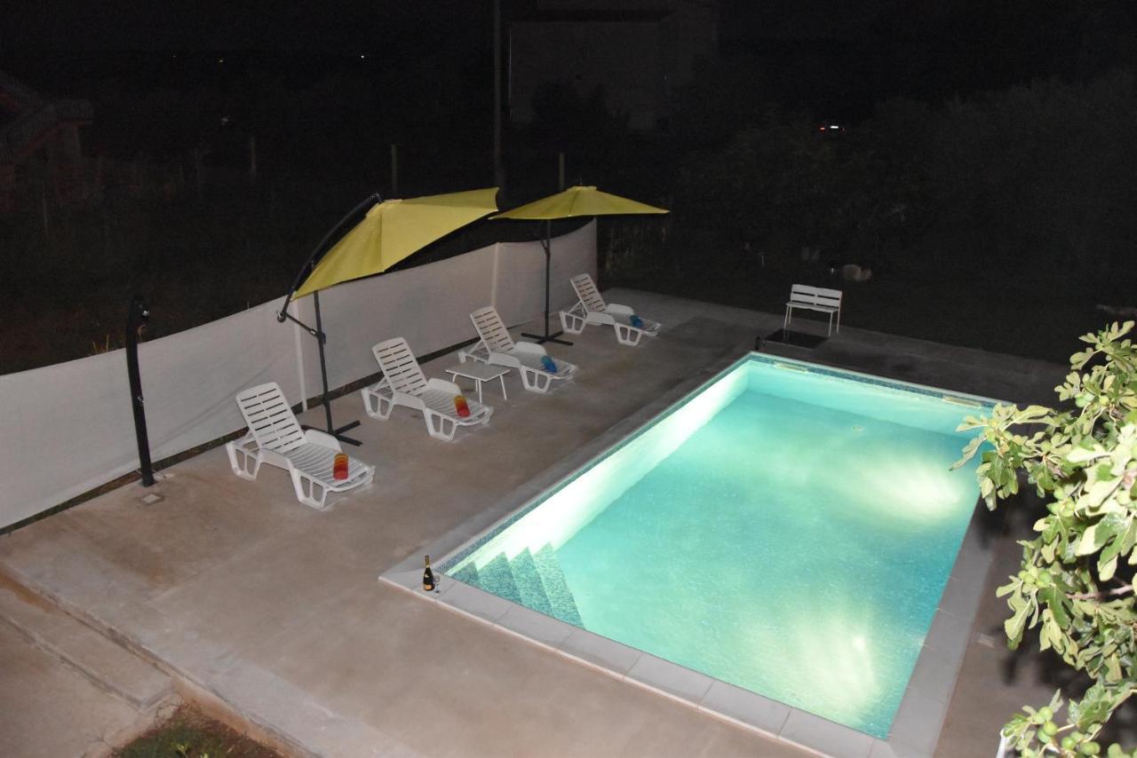 Villa Kutija Sveti Filip i Jakov Exteriör bild
