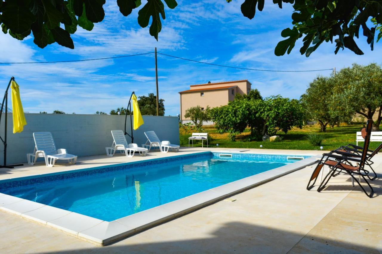 Villa Kutija Sveti Filip i Jakov Exteriör bild