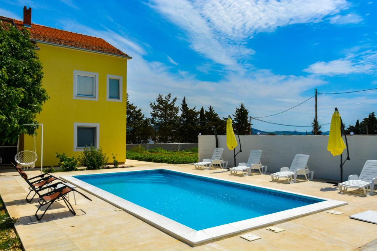 Villa Kutija Sveti Filip i Jakov Exteriör bild